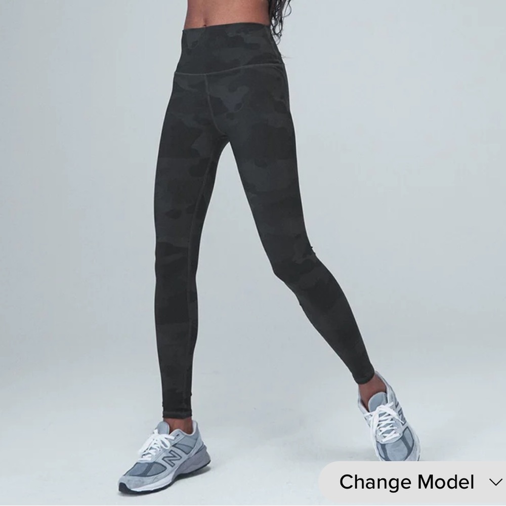 ALO Yoga High-Waist Camo Vapor Legging (M)
